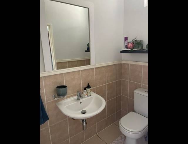 2 BEDROOM APARTMENT FOR SALE IN BRYANSTON